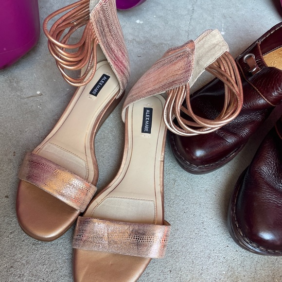 Lots of shoes clothes handbags - Picture 14 of 16